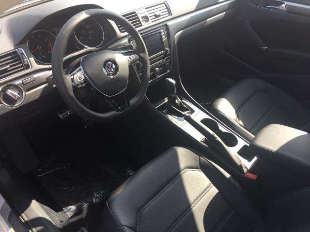 2017 Volkswagen Passat 1.8T R-Line 4dr Sedan